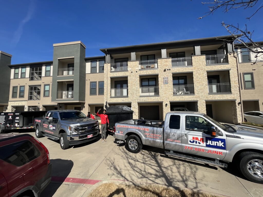 apartment cleanout service