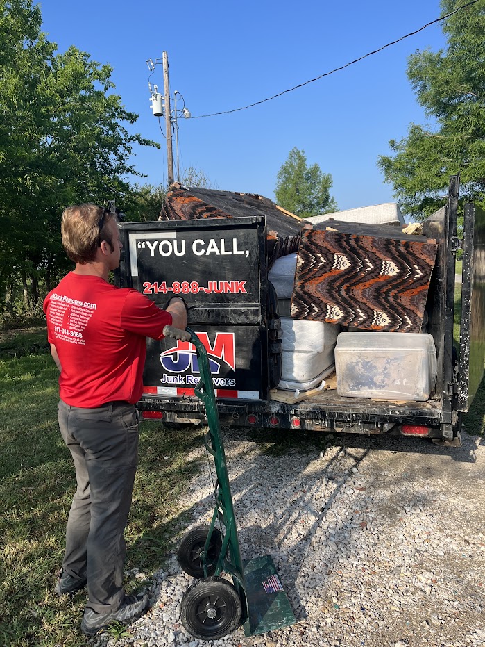 furniture removal in dallas by jm junk removers