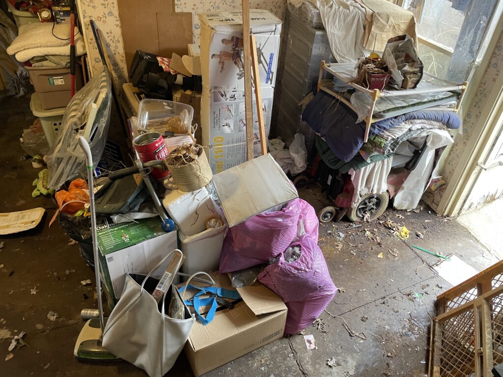 hoarder home needing jm junk cleanout services