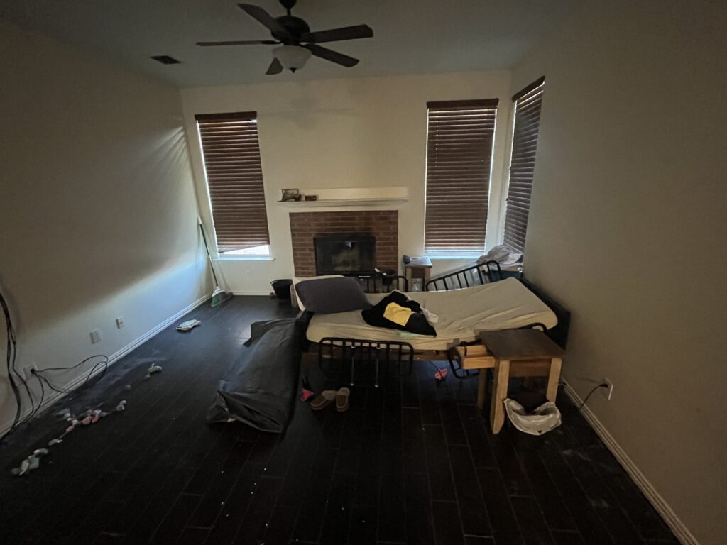 jm junk clearing roon in house cleanout